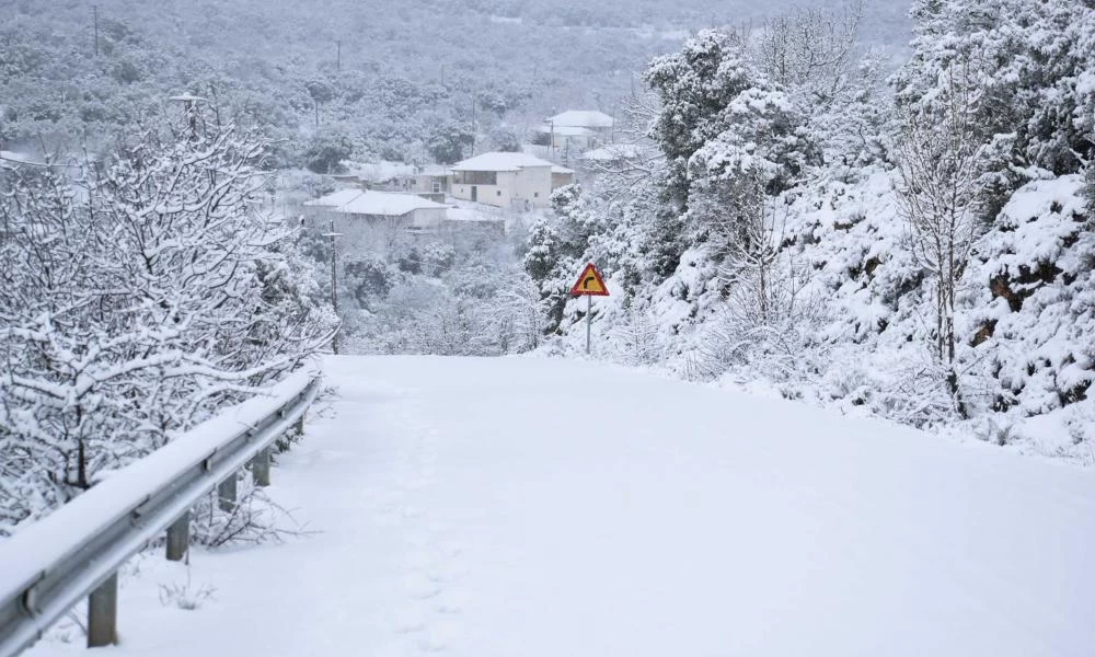 Καιρός: ''Σιβηρία'' η χώρα με καταιγίδες, θυελλώδεις βοριάδες και χιόνια